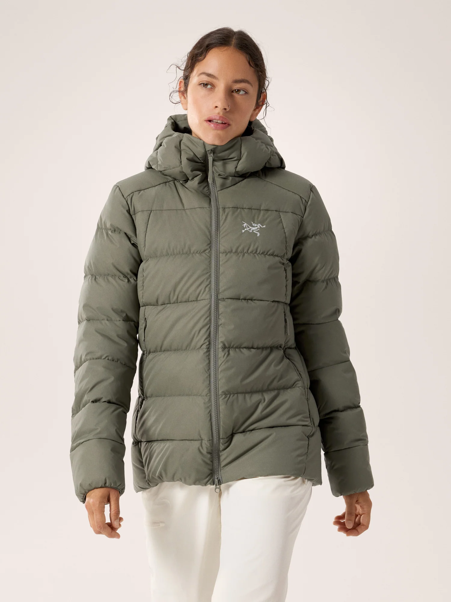 Arc’teryx Thorium Hoody Damen – Warmer Daunen-Kapuzenpullover Mit 750er Füllpower, Wasserabweisend, Für Kaltes, Trockenes Wetter Arc’teryx Thorium Hoody Damen – Warmer Daunen-Kapuzenpullover Mit 750er Füllpower, Wasserabweisend, Für Kaltes, Trockenes Wetter