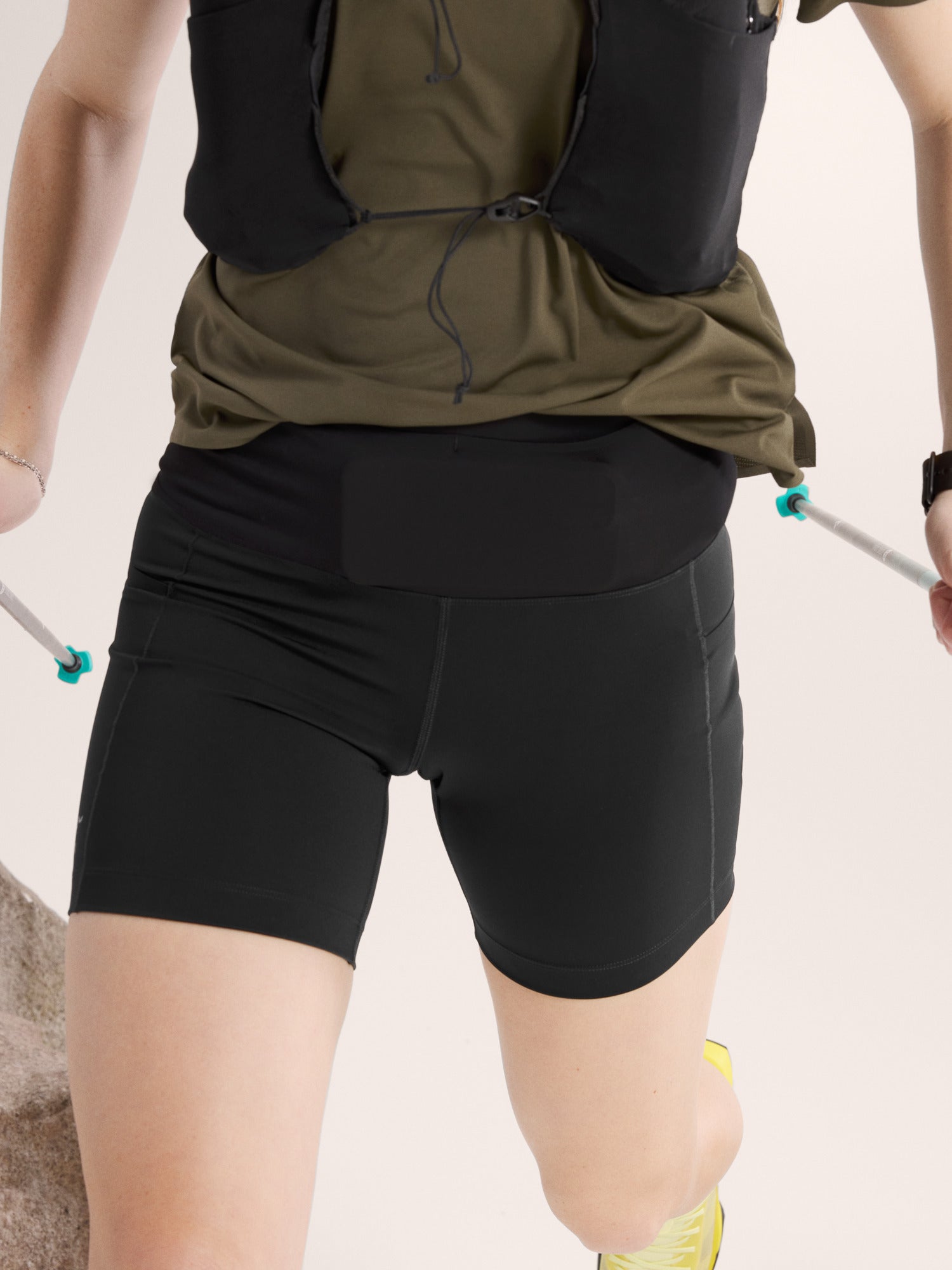 Essent High - Rise Utility Short 6" Women's Black - Arc'teryx Australia