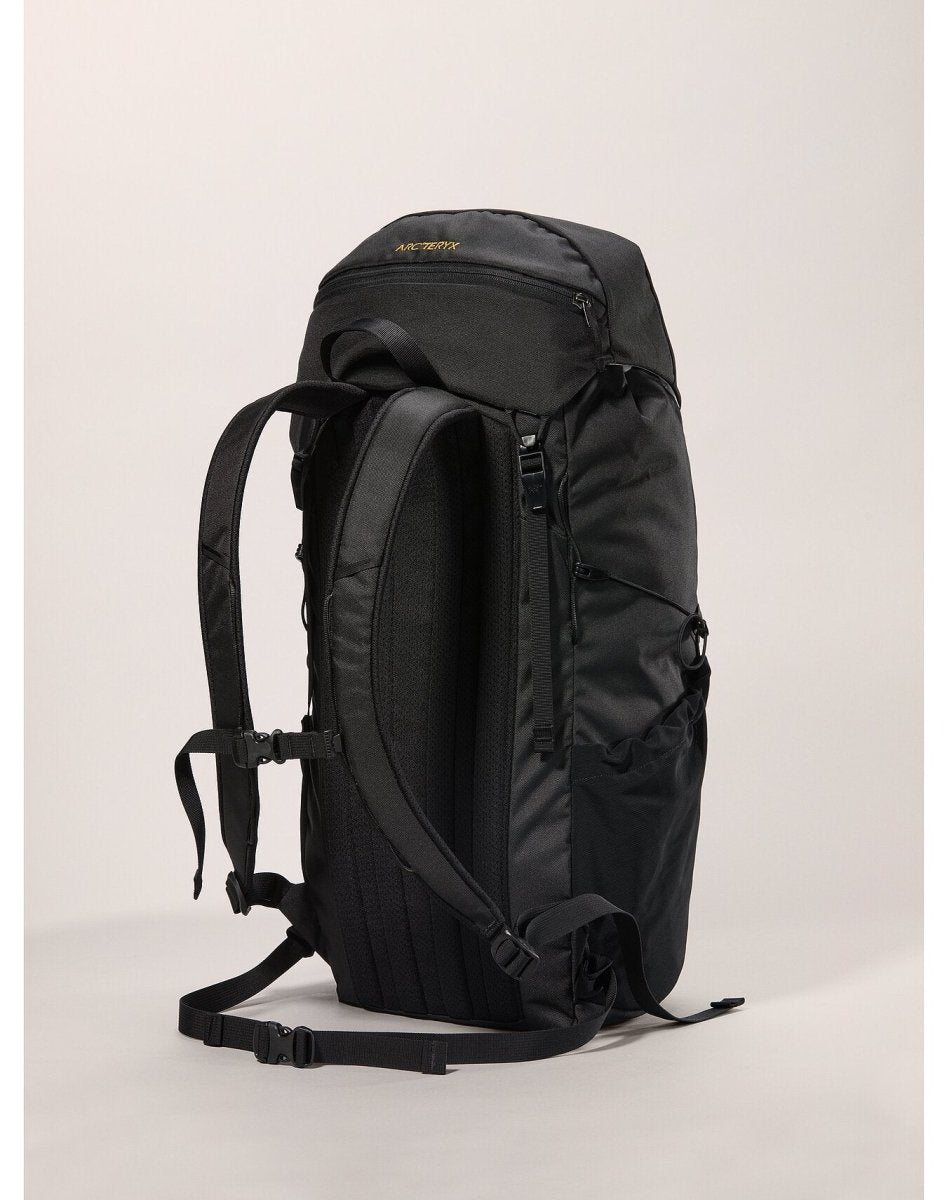 Mantis 30 Backpack Black - Arc'teryx Australia
