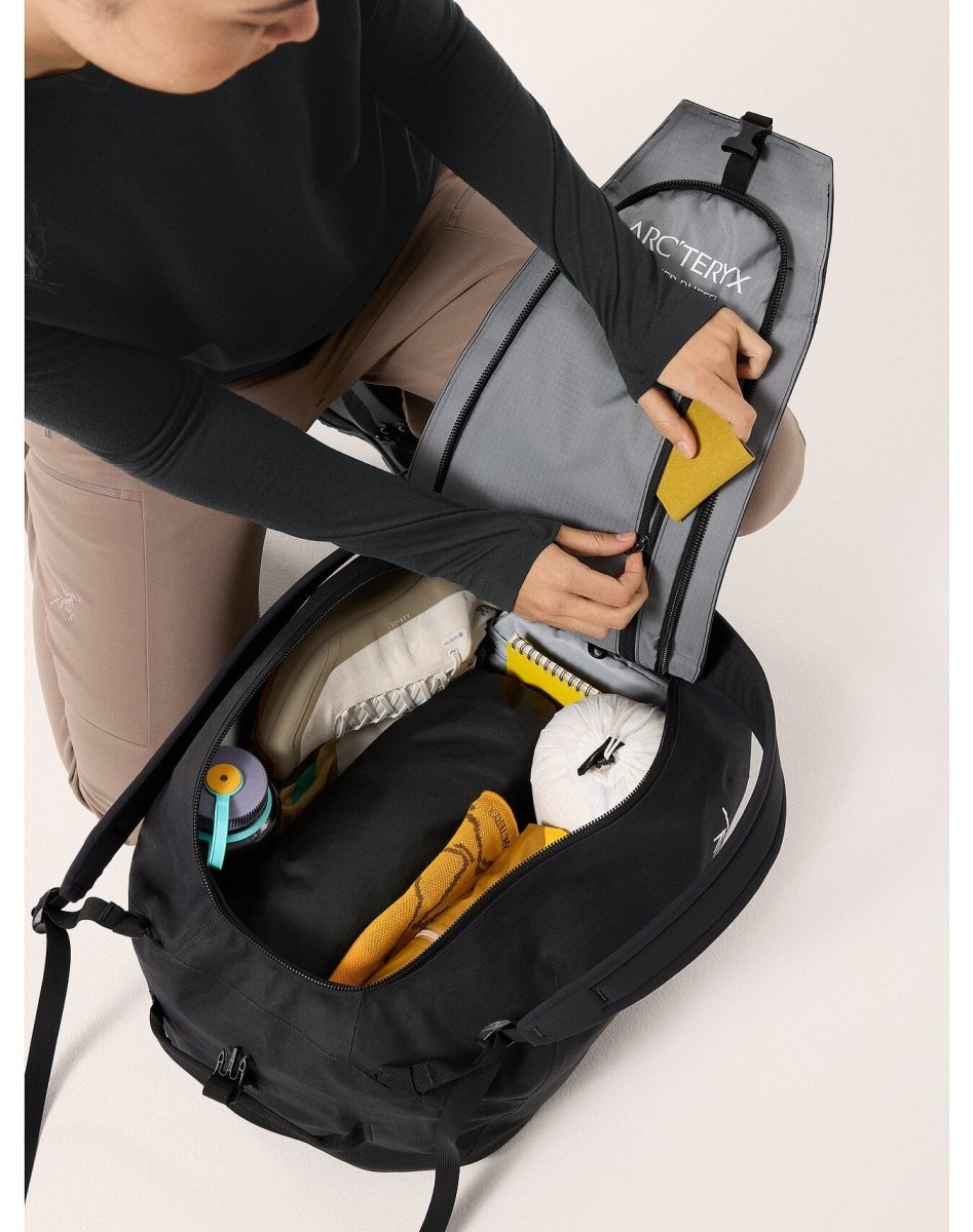 Carrier 40 Duffle Black - Arc'teryx Australia