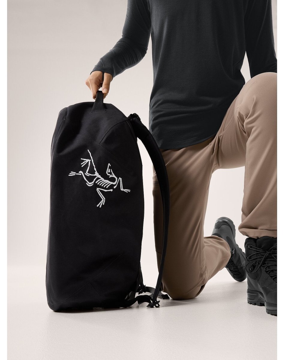 Carrier 40 Duffle Black - Arc'teryx Australia