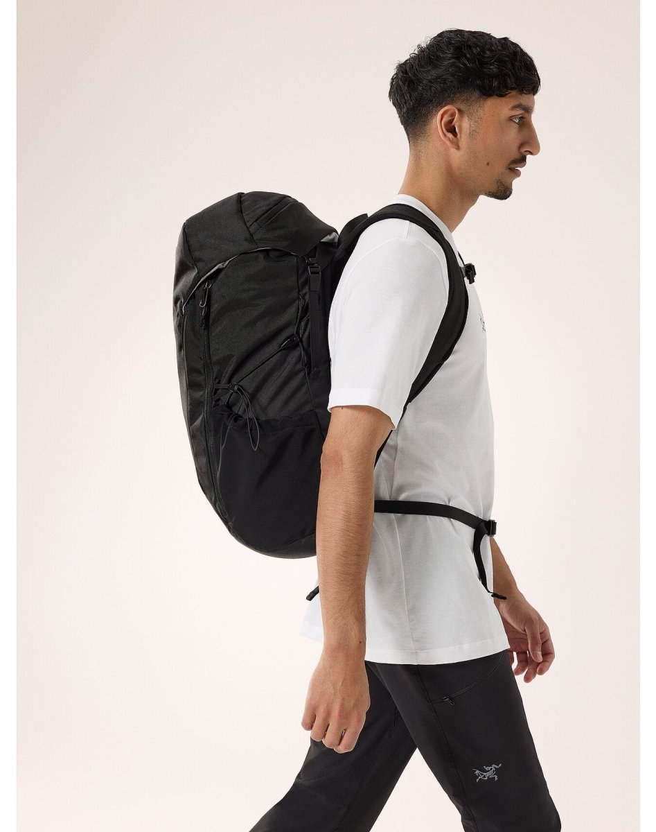Mantis 30 Backpack Black - Arc'teryx Australia