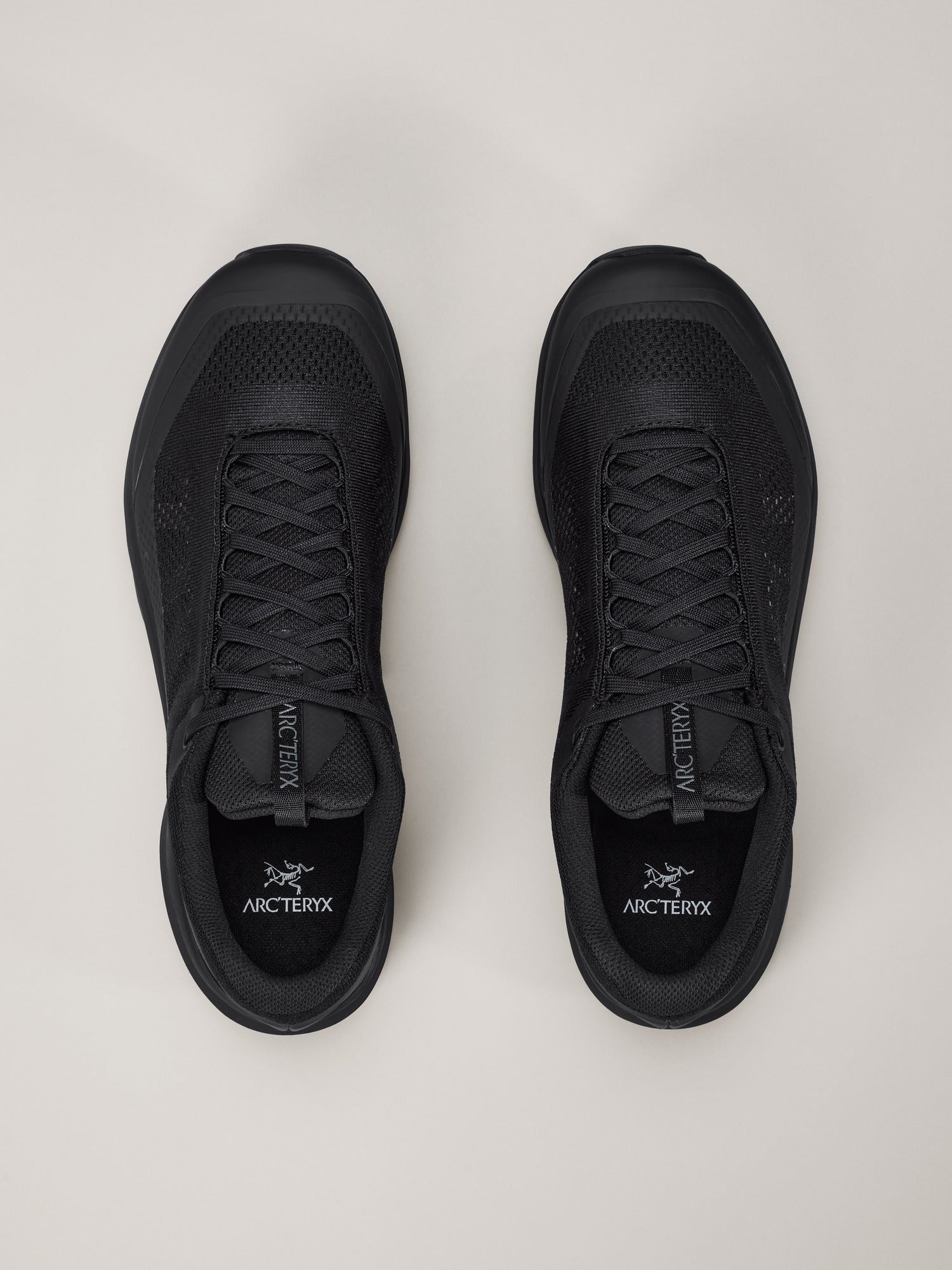 Aerios Aura Shoe Men's [final sale] – Black/Black – Arc'teryx