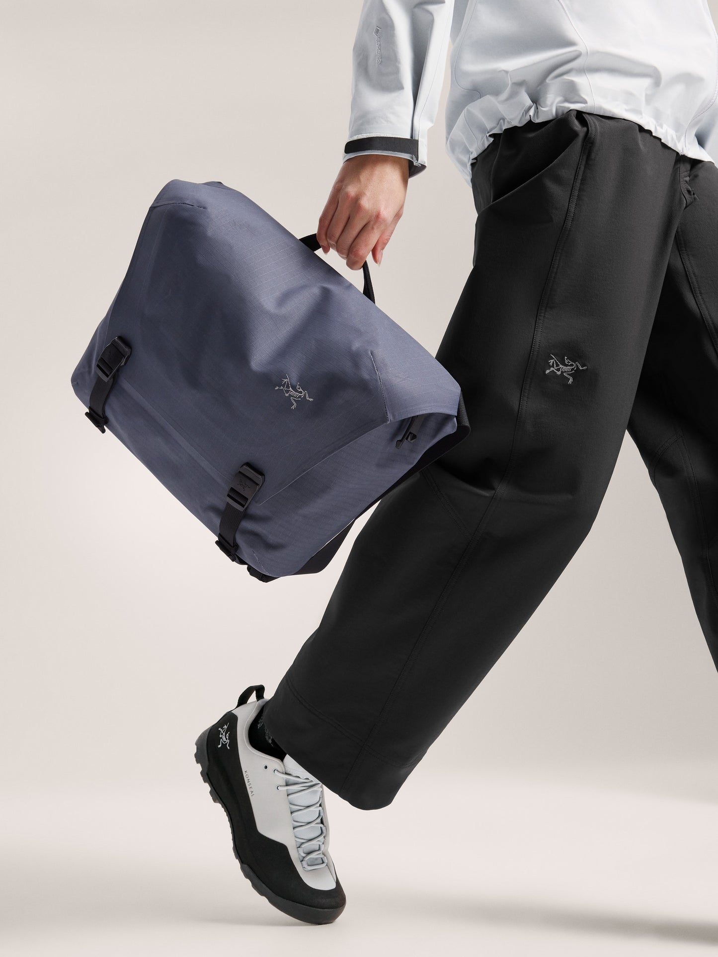 Granville 10 Courier Bag