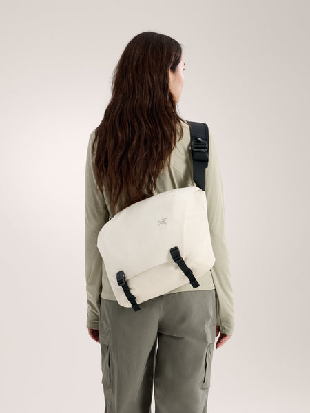 Arc'teryx Lightweight Granville 10 Courier Bag Natural – Sea Salt